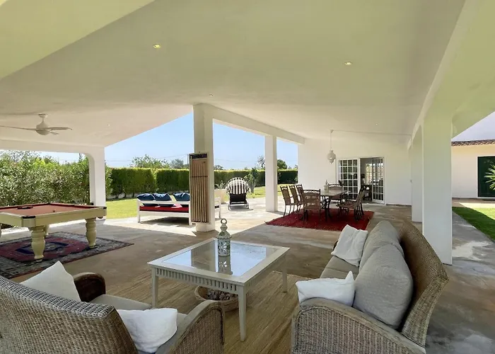 Villa Laranjal - Private Pool - 10 Guests - Quarteira