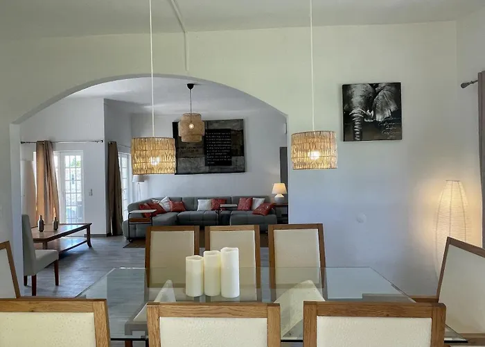 Villa Laranjal - Private Pool - 10 Guests -