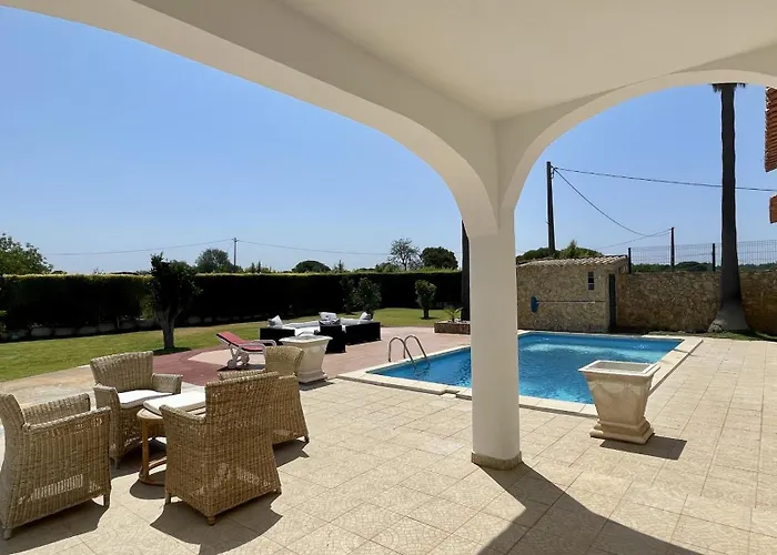 Villa Laranjal - Private Pool - 10 Guests - *