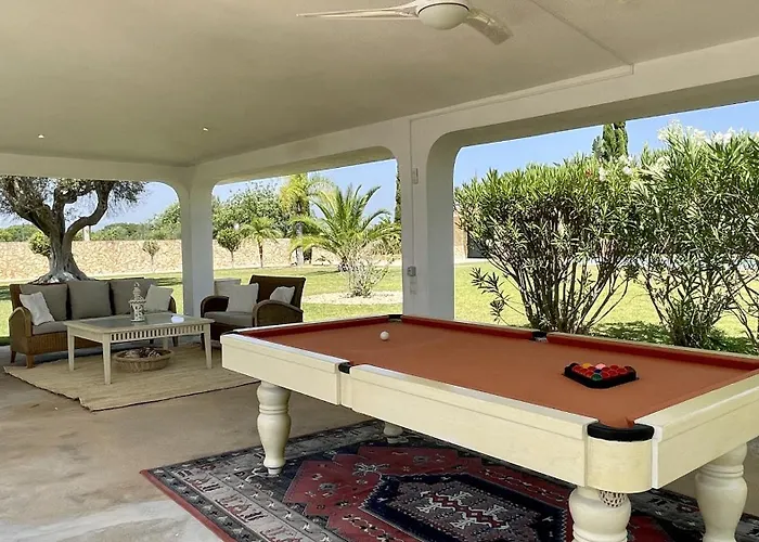 Laranjal - Private Pool - 10 Guests - *