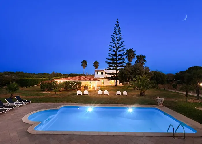 Laranjal - Private Pool - 10 Guests - Villa