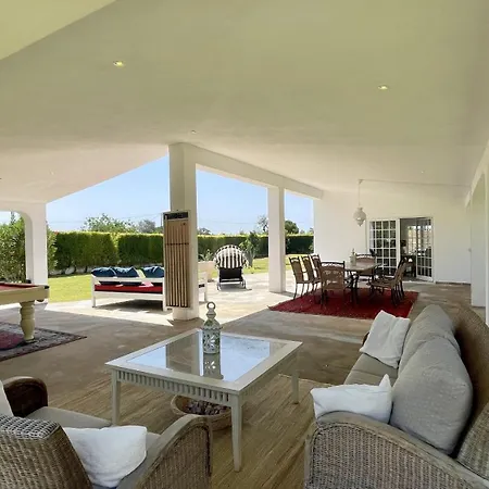 Villa Laranjal - Private Pool - 10 Guests - Quarteira
