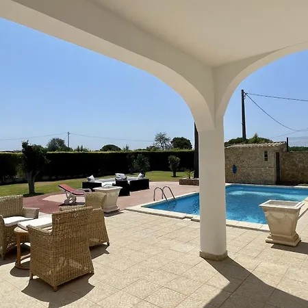 Villa Laranjal - Private Pool - 10 Guests - *